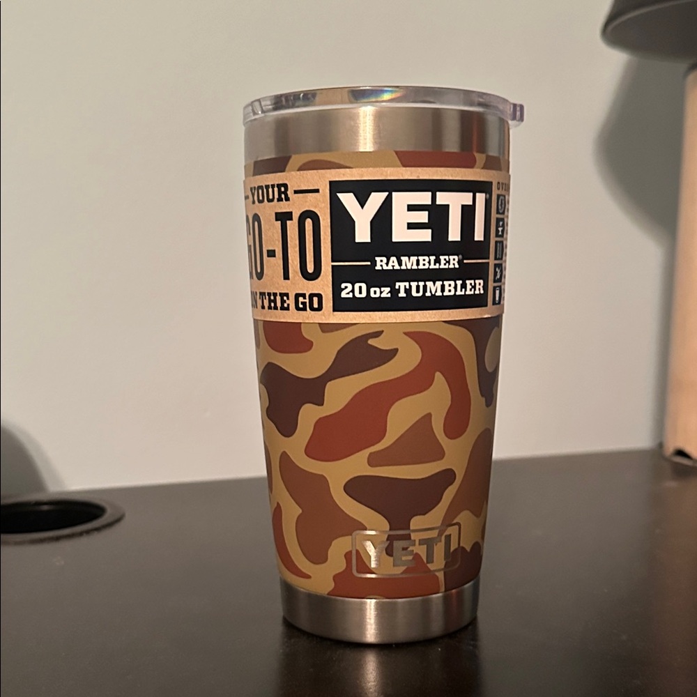 YETI Rambler 20 oz Tumbler 2nd gen camo NWT